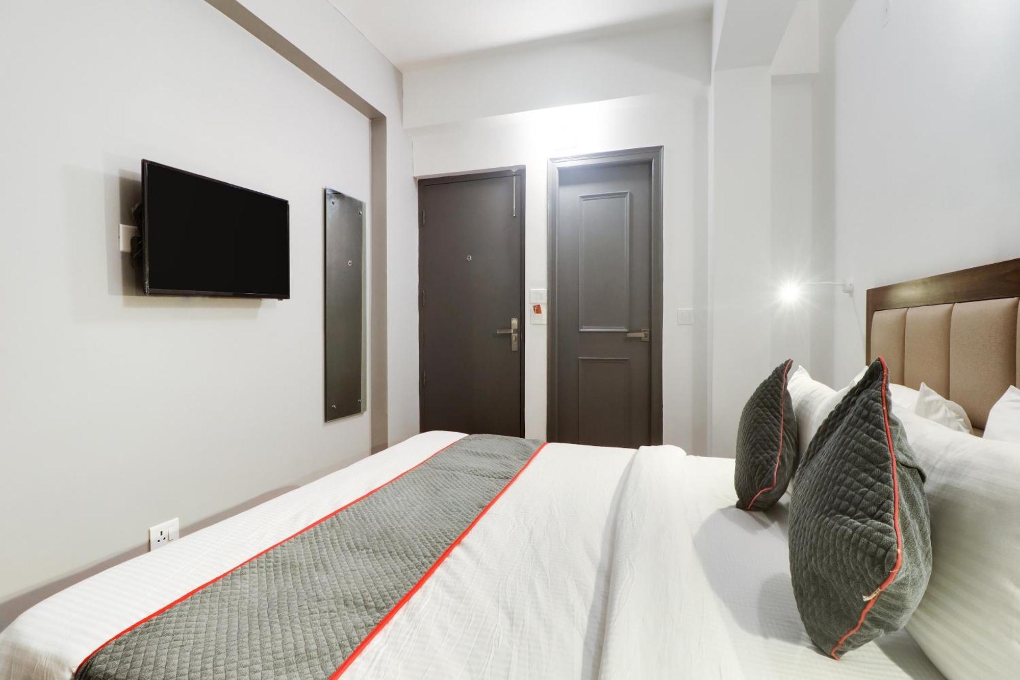 Townhouse Townhouse Clark Inn Patna  Buitenkant foto
