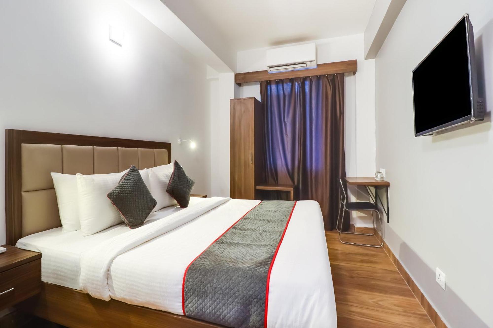 Townhouse Townhouse Clark Inn Patna  Buitenkant foto