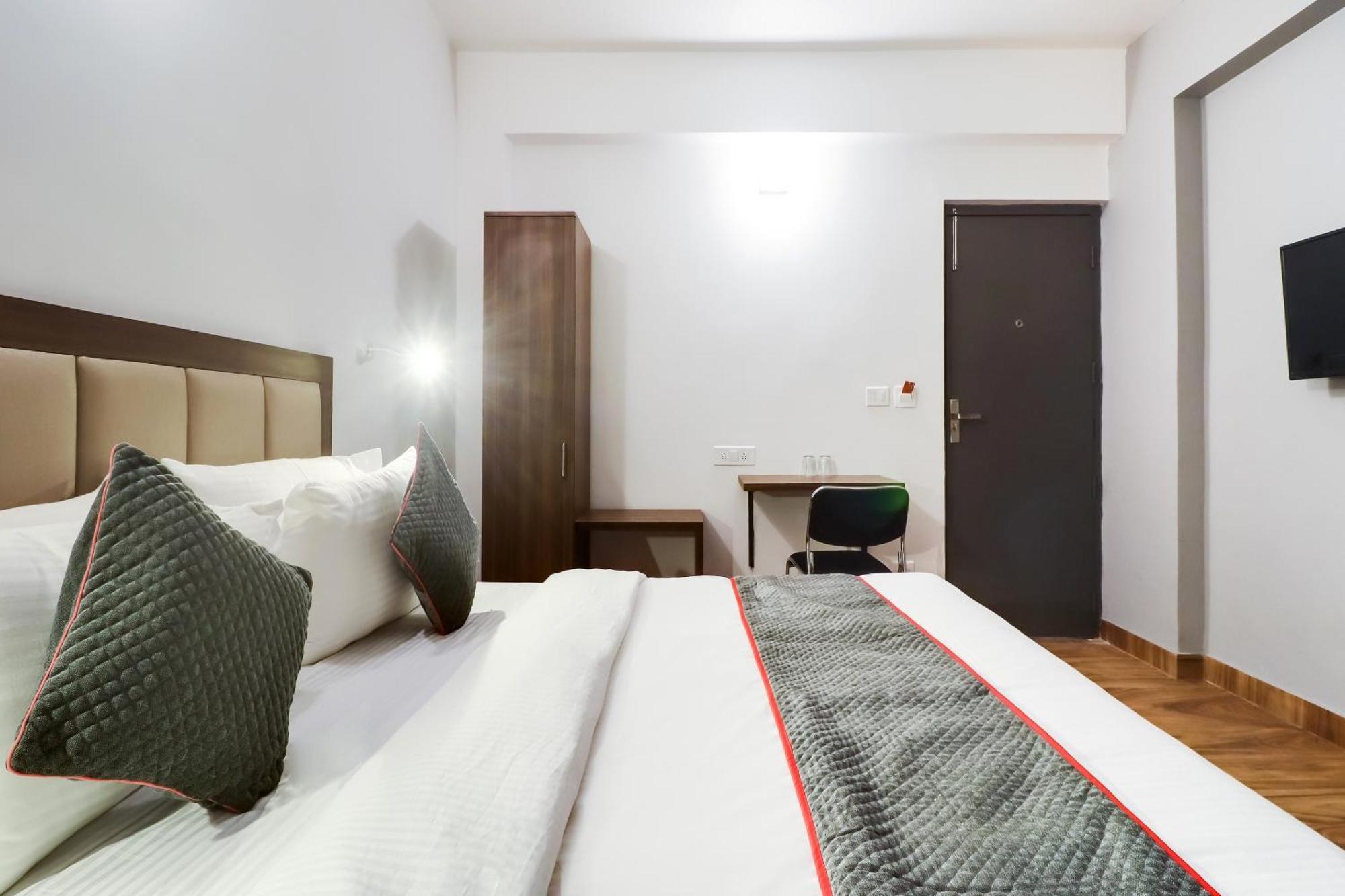 Townhouse Townhouse Clark Inn Patna  Buitenkant foto
