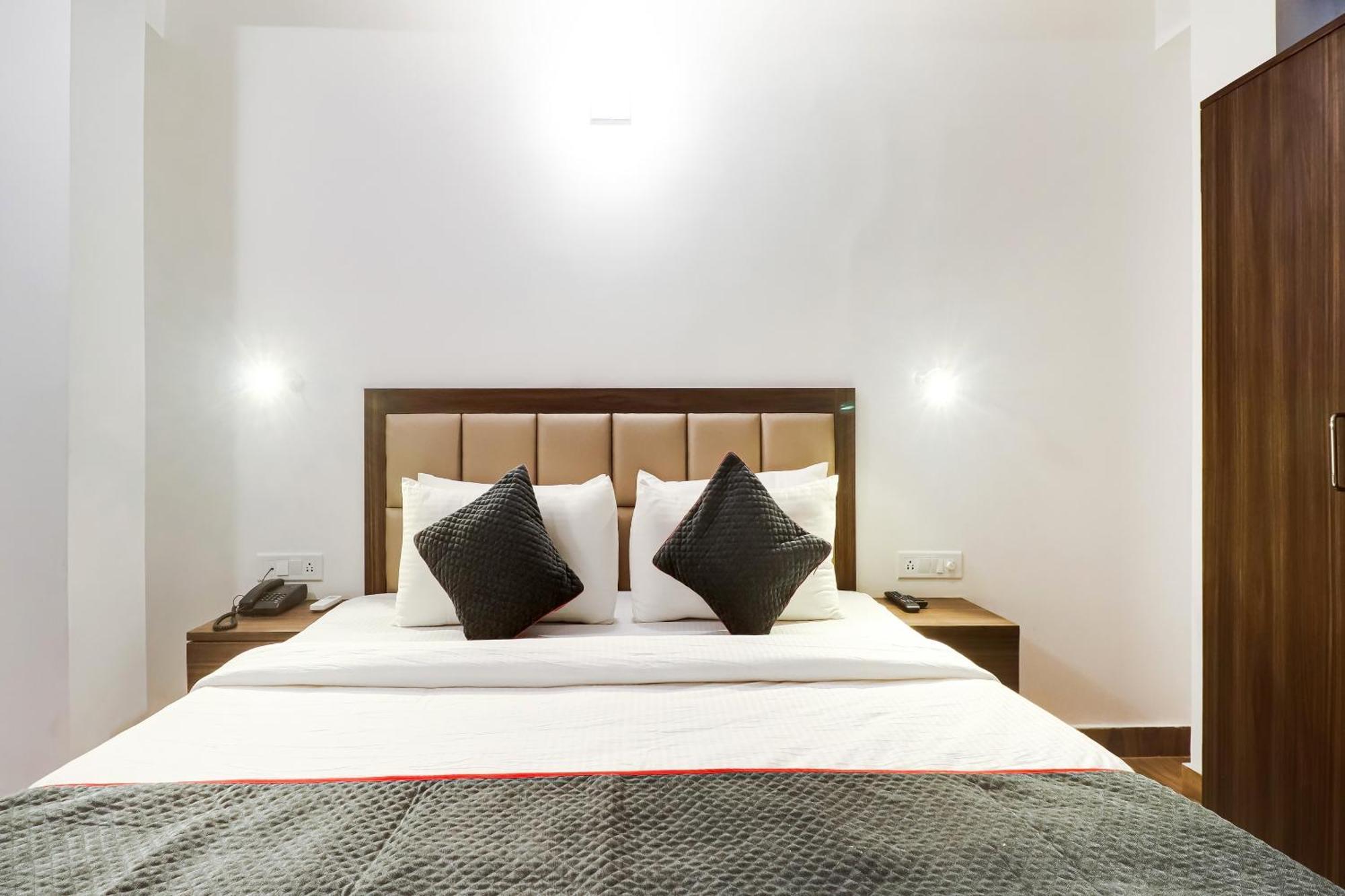 Townhouse Townhouse Clark Inn Patna  Buitenkant foto