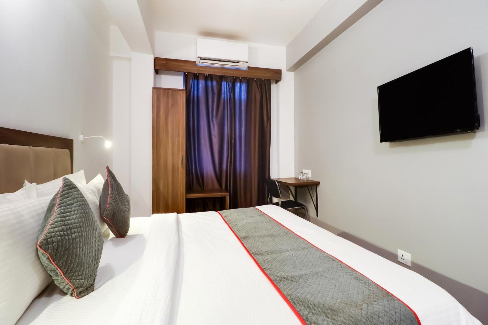 Townhouse Townhouse Clark Inn Patna  Buitenkant foto